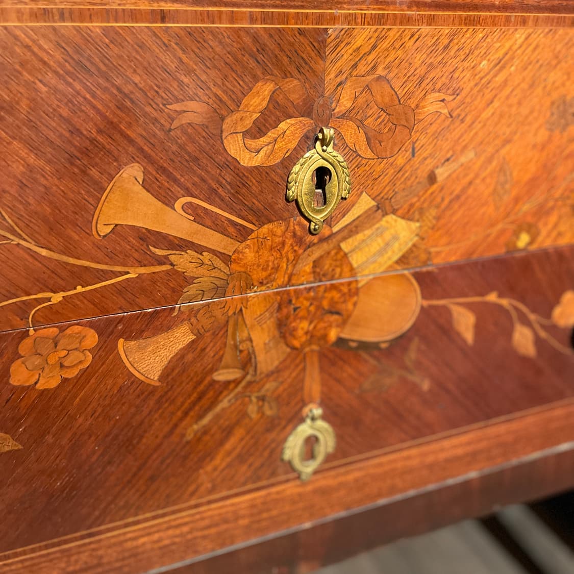 프랑스 루이16세양식 브라운 대리석 서랍장 상품이미지7