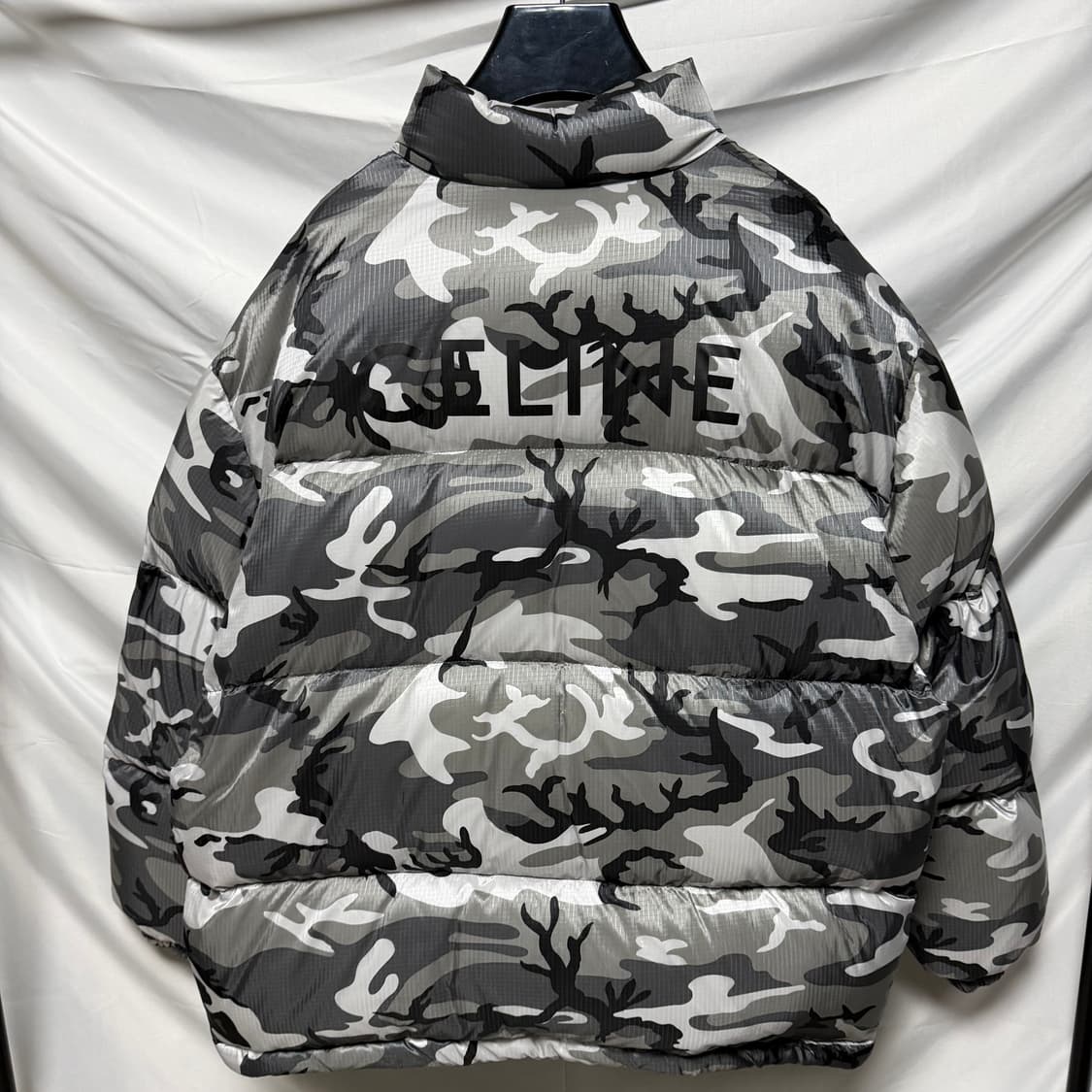 [S+급/48] 셀린느 카모플라쥬 백로고 패딩 풀구성 상품이미지4