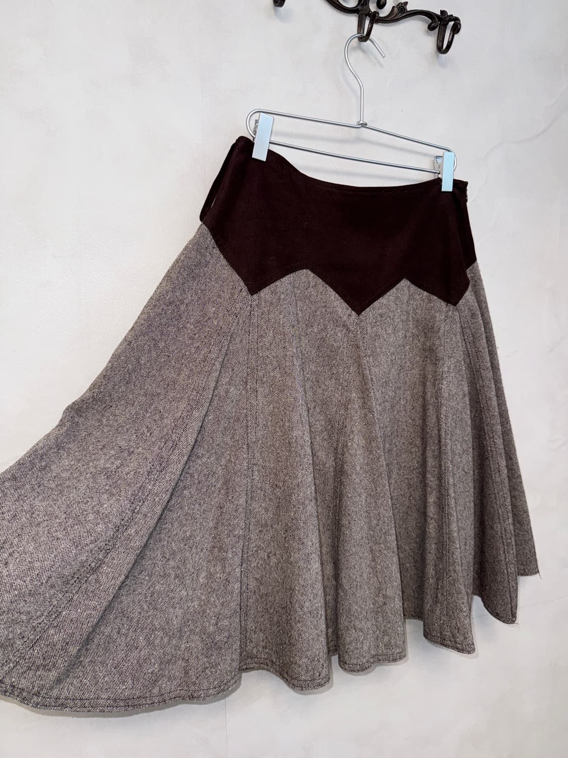 Ash brown western suede detail pleats sk 상품이미지2