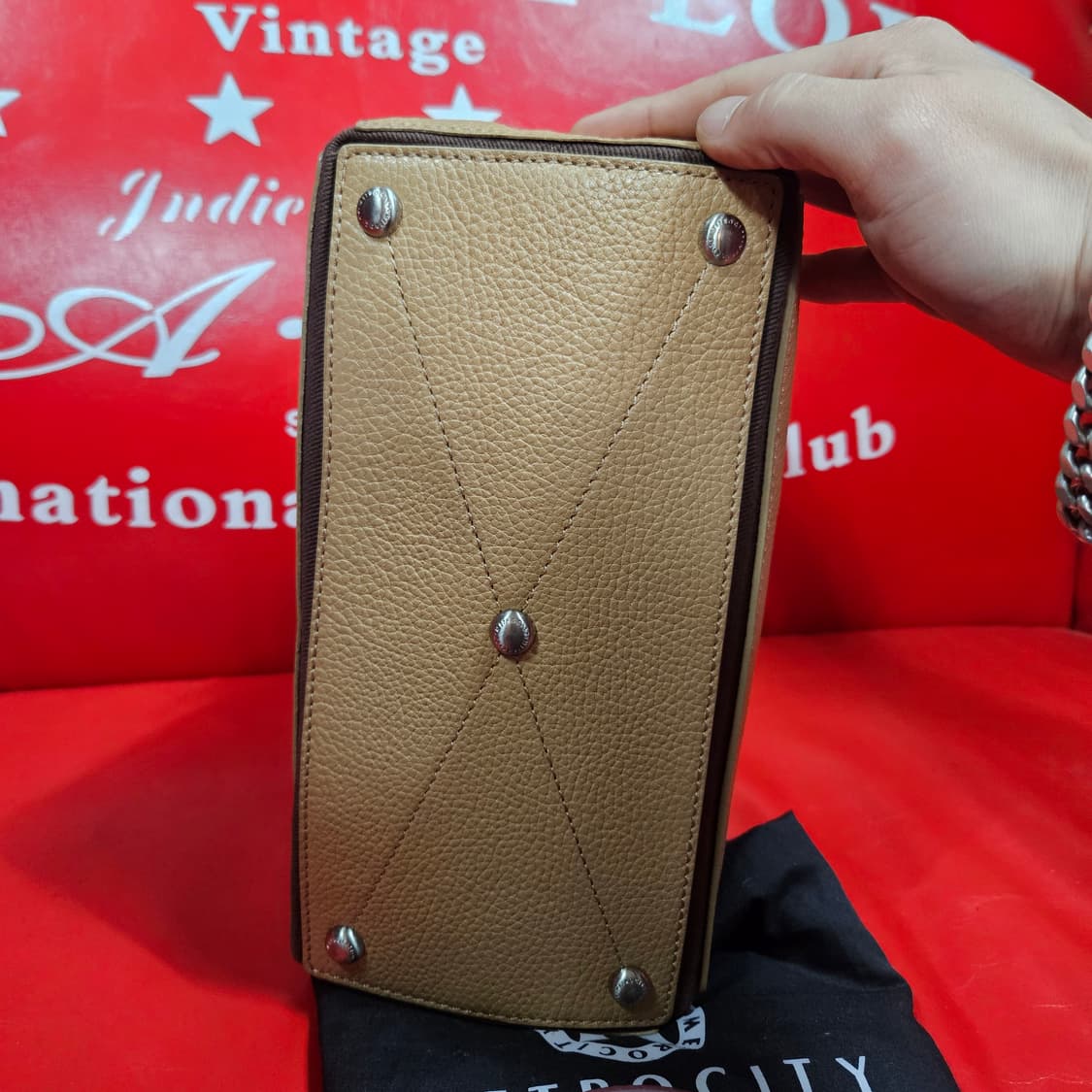 메트로시티 배색 시그니쳐 로고 가죽 토트 크로스백  상품이미지6