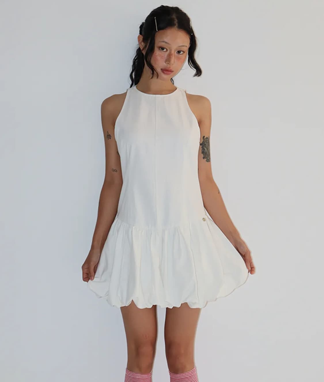 PUMPKIN SLEEVELESS DENIM DRESS WHITE 시눈 상품이미지1