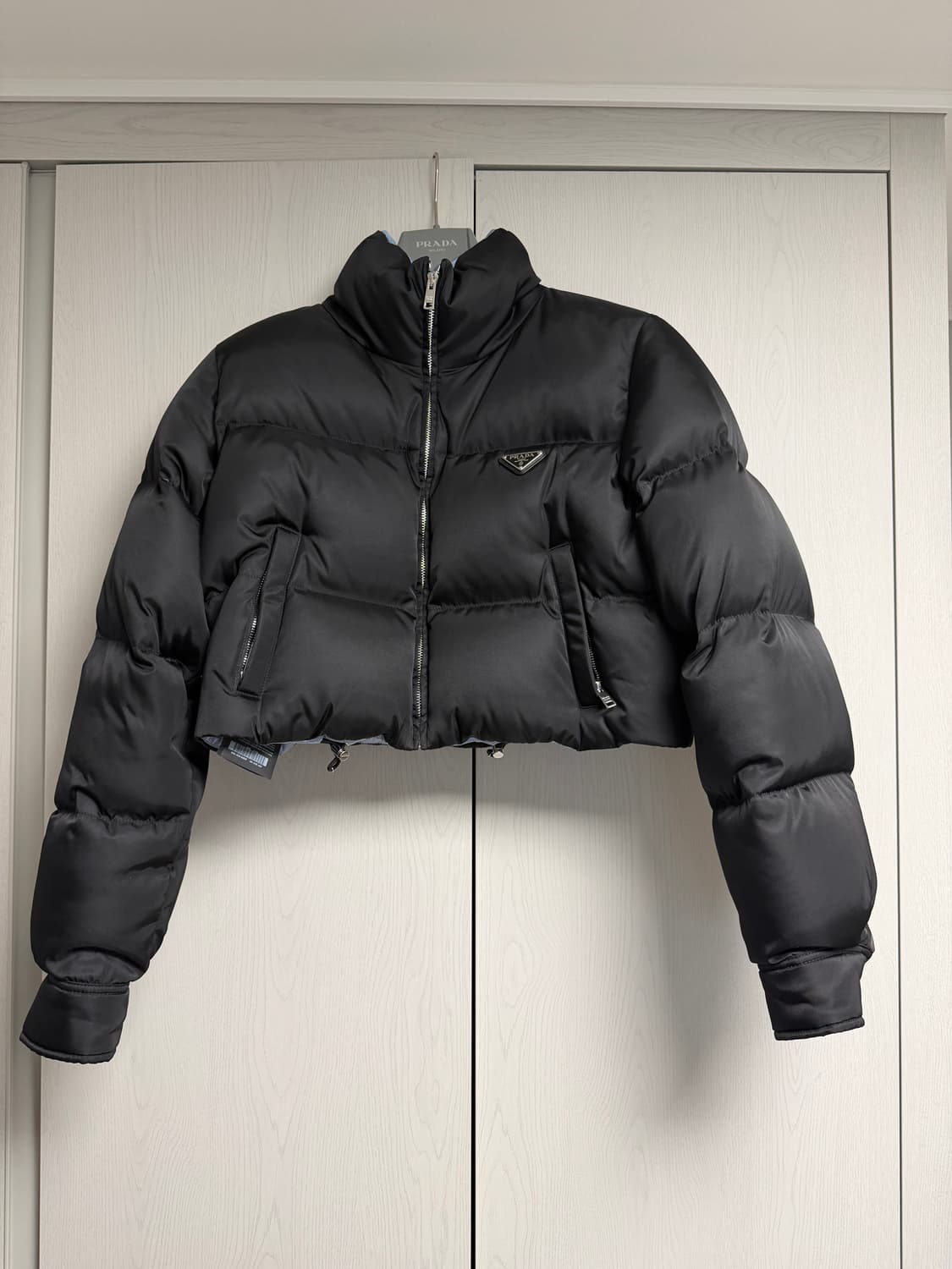 [42] 프라다 리나일론 크롭 패딩 상품이미지3