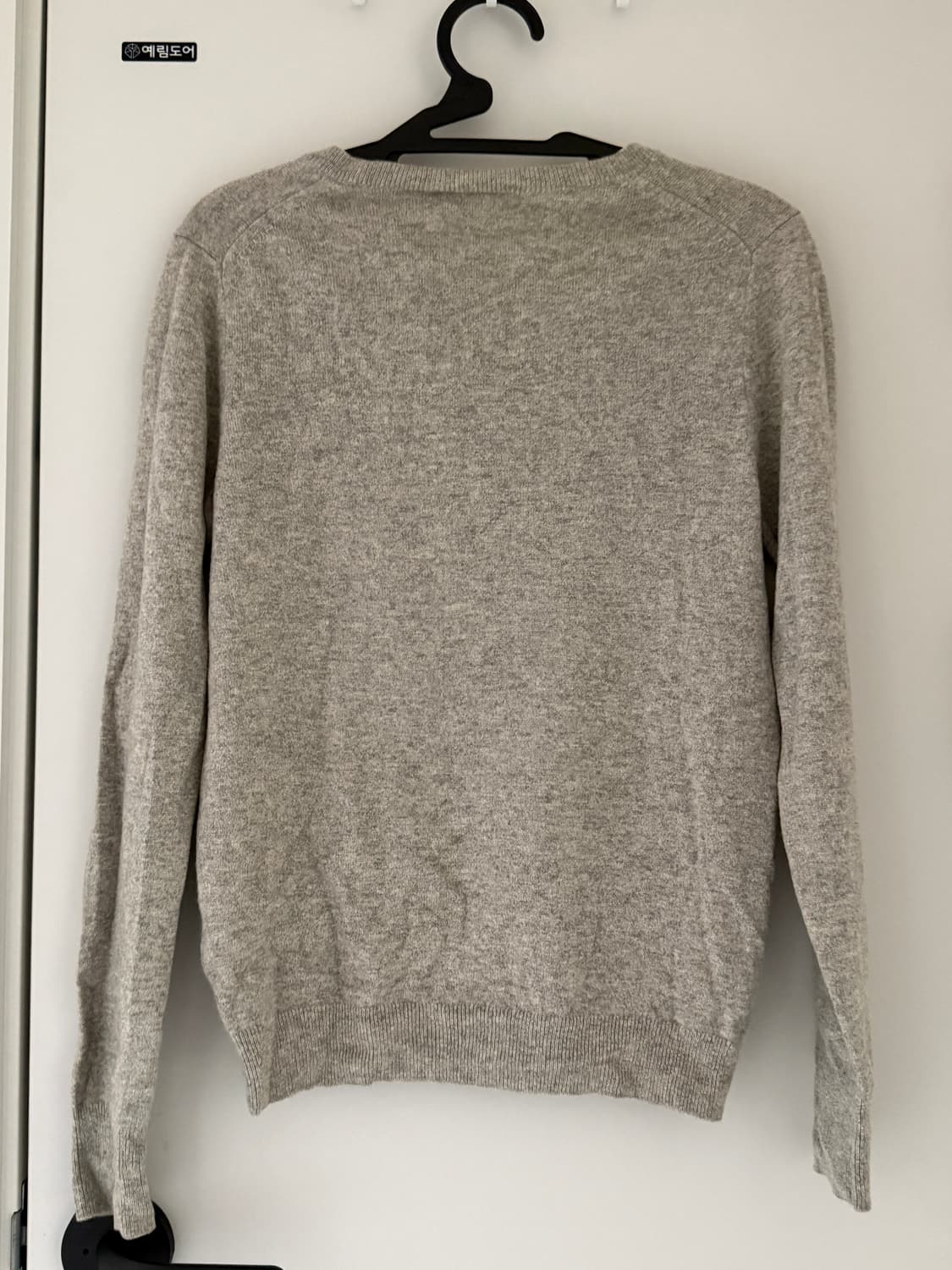 유니클로 브이넥 니트 상품이미지2