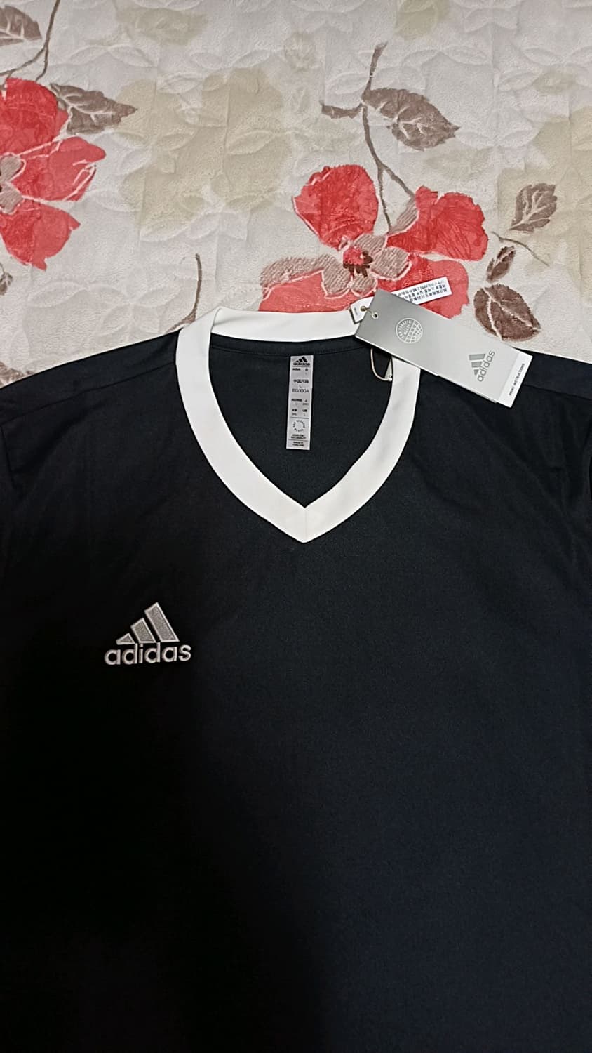 아디다스 미사용 기능성티 실측105 가슴55 기장75 상품이미지3