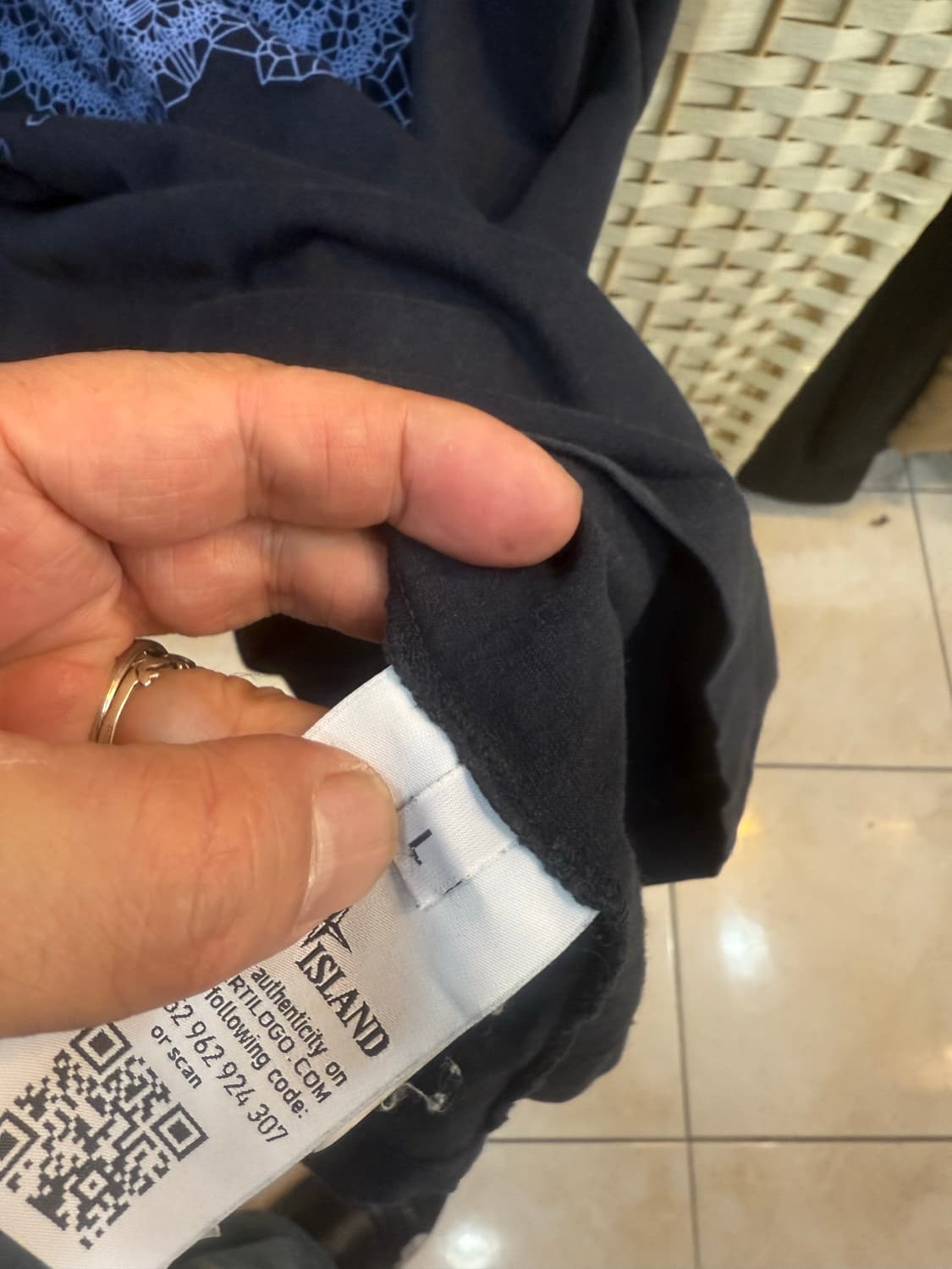 100 정품 스톤아일랜드 반팔 팝니다 상품이미지3