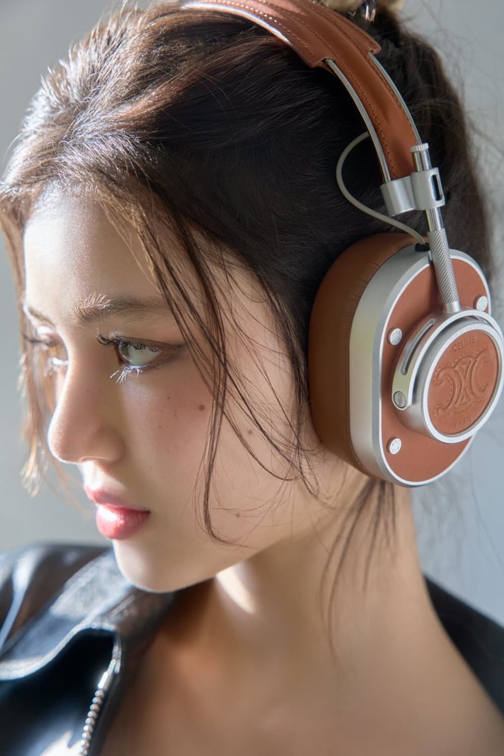 [다니엘님 착용] 셀린느 트리옹프 마스터 다이나믹 헤드폰 상품이미지1