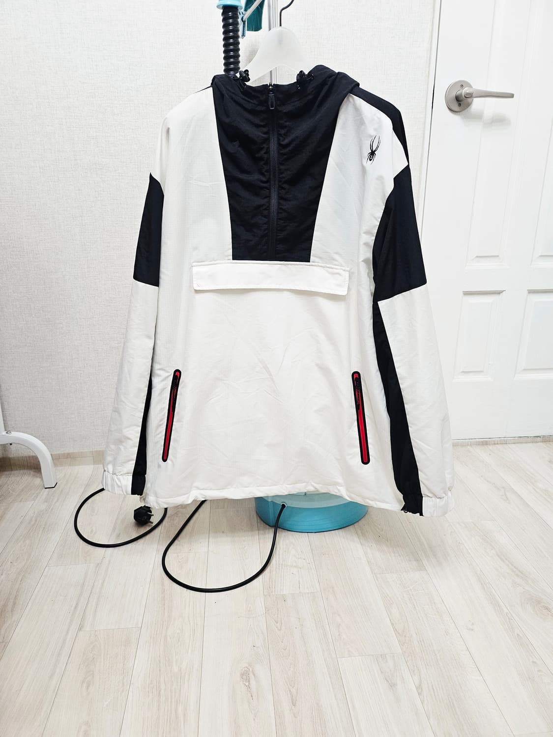 (105~110)XL ☆초대장급☆ 스파이더 아노락 [흰검] 바람막이 상품이미지1
