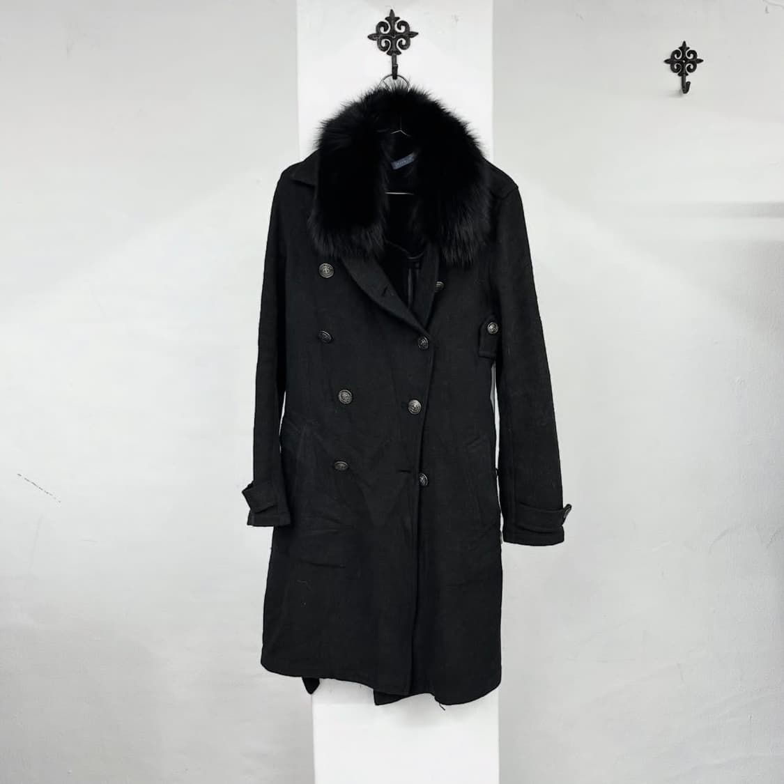 fur buckle detail coat 상품이미지4