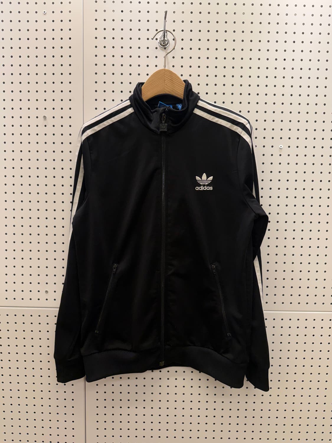 아디다스 오리지널 블랙 트랙탑 져지 U132 상품이미지2