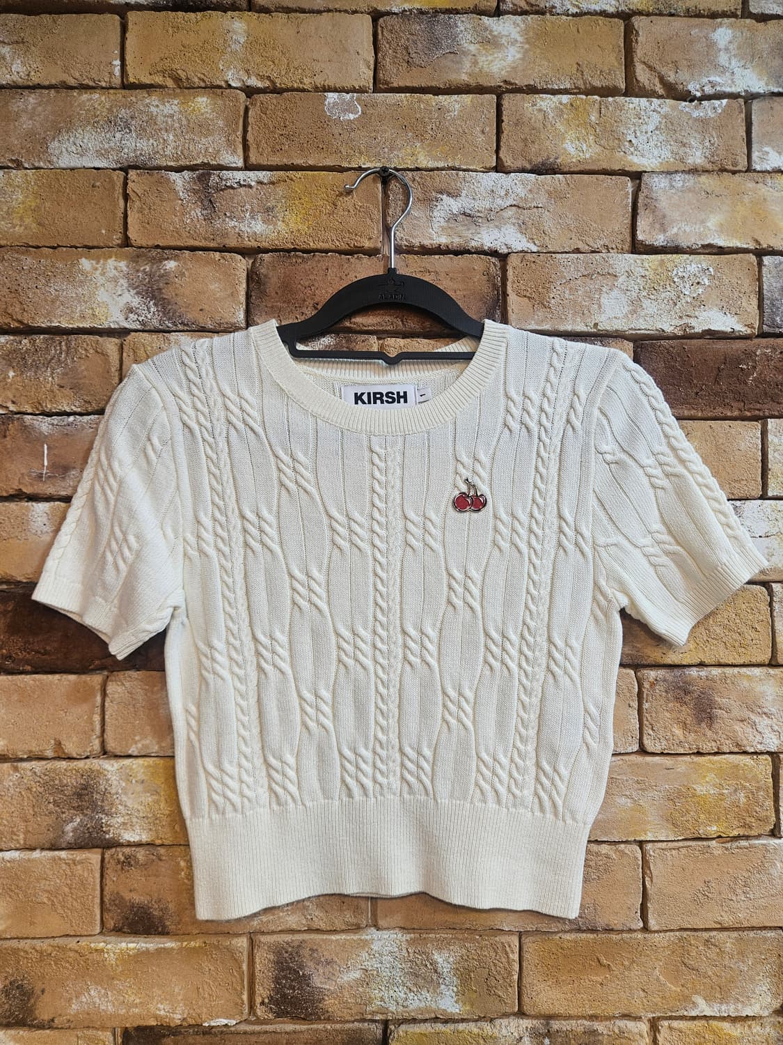 상태최상)키르시 체리 자수 케이블 니트 아이보리 상품이미지1