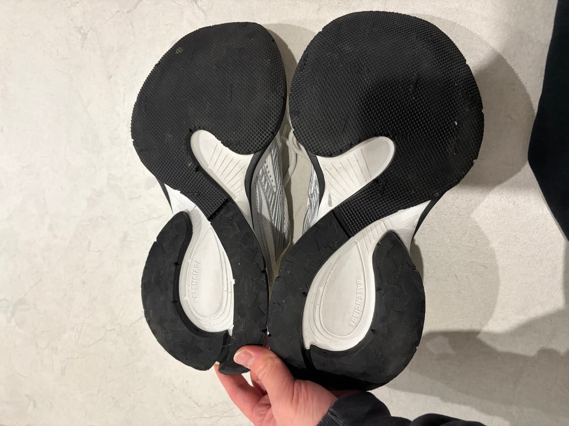 발렌시아가 서킷 스니커즈 실버 상품이미지4