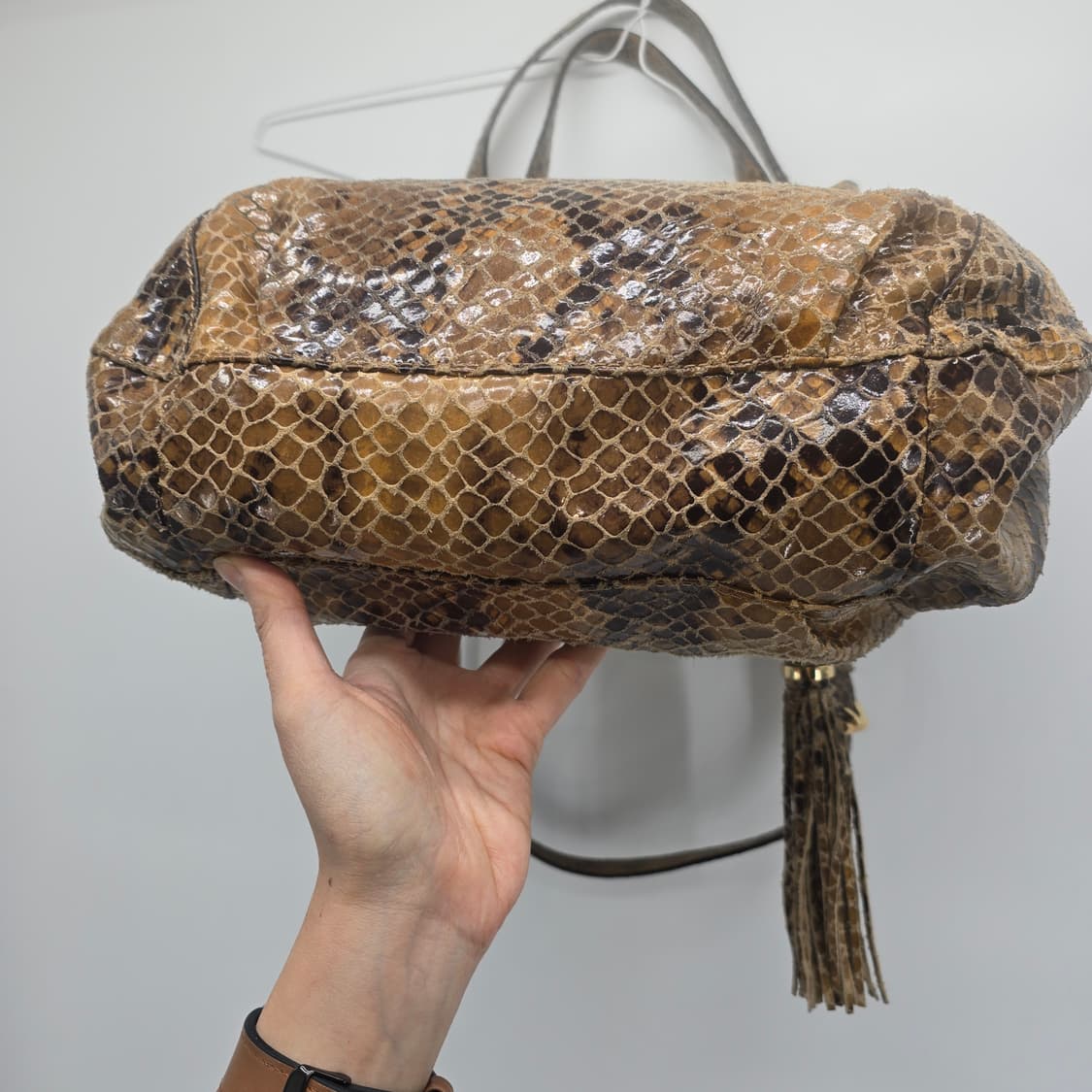 20S MICHAEL KORS 파이톤 엠보 호보백 상품이미지5