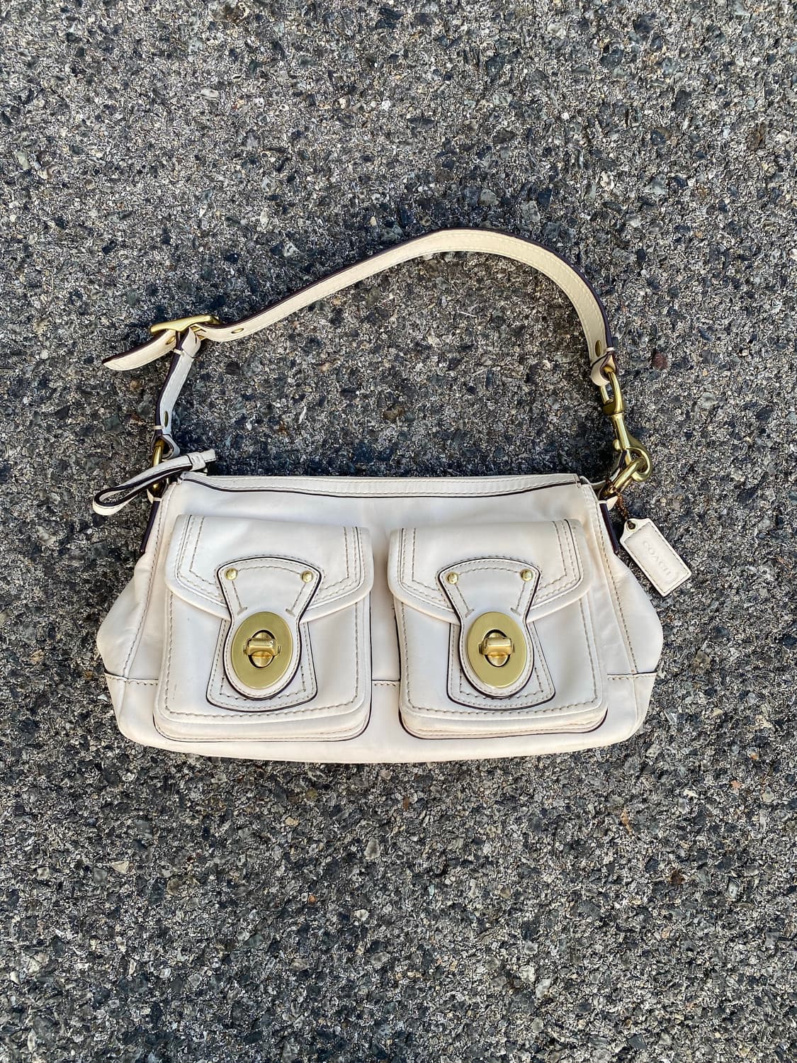 코치 65주년 레거시 숄더백 상품이미지1