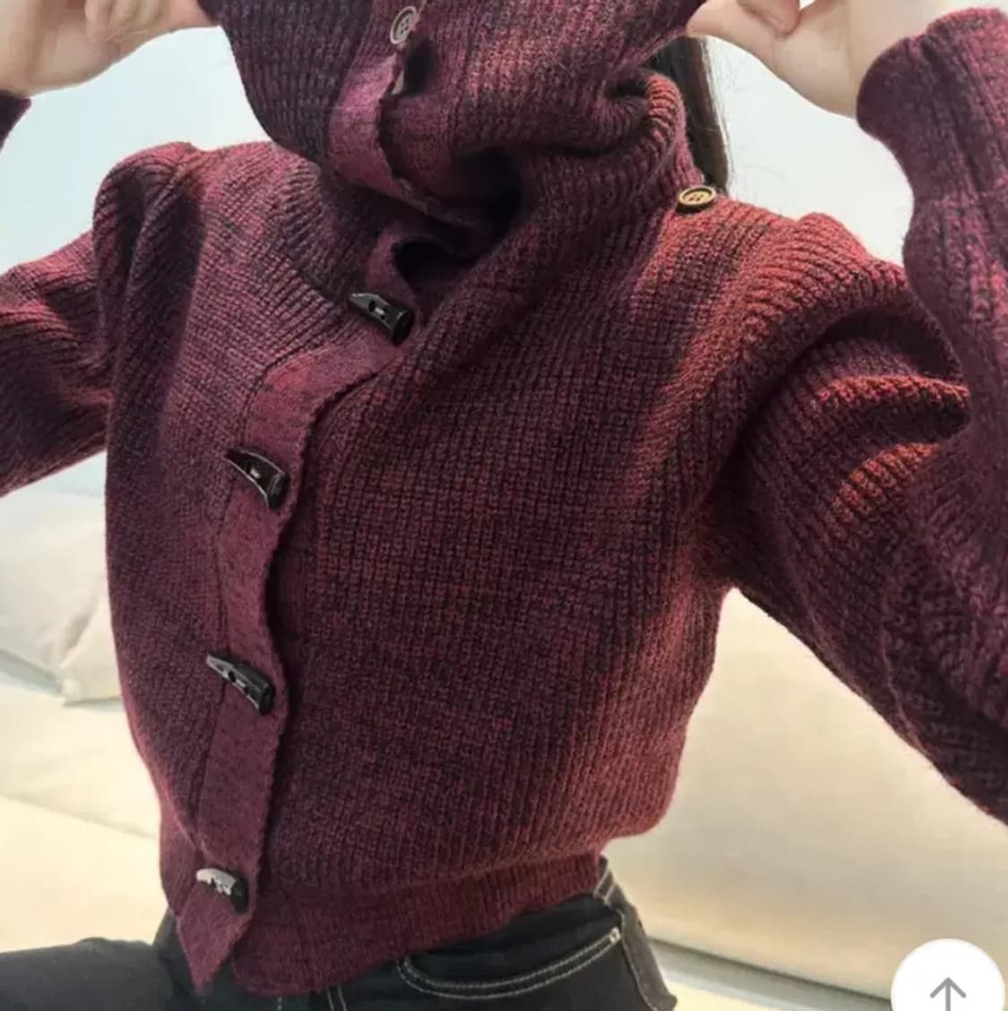 토글 떡볶이 오프숄더 레드 가디건 상품이미지2