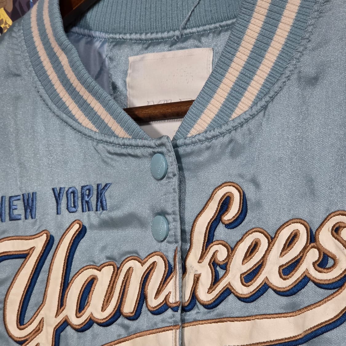 엠엘비 스카이블루 뉴욕 양키스 누빔 바시티 자켓 상품이미지2