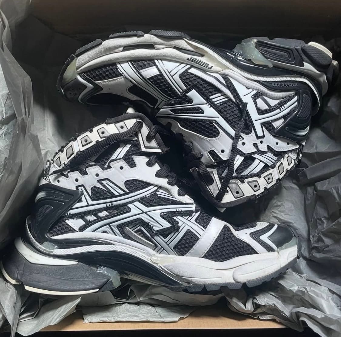 발렌시아가 뉴러너 하이 상품이미지2