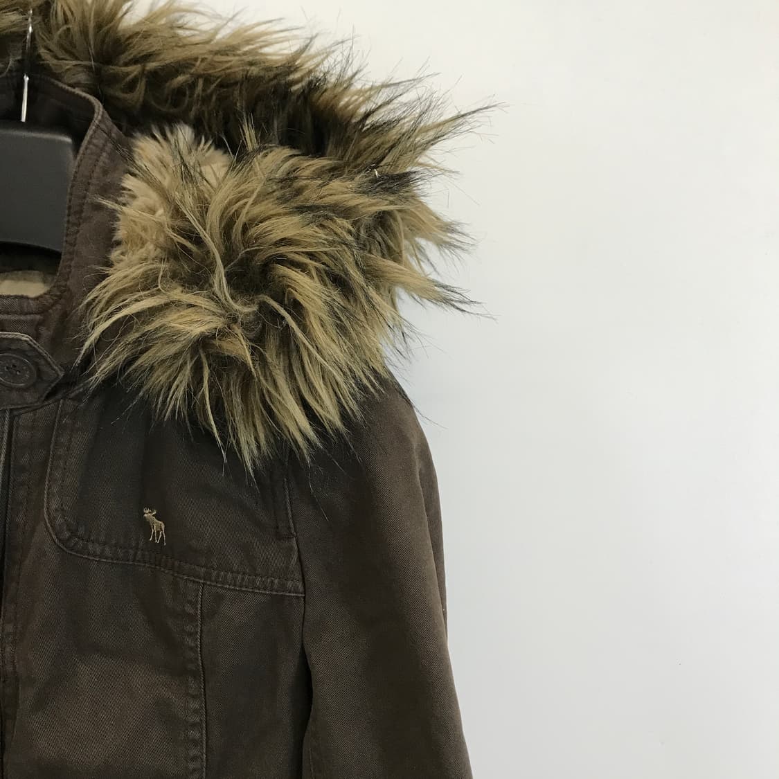 아베크롬비 Y2K 울프죠 퍼 봄버자켓 [여성55] 상품이미지3