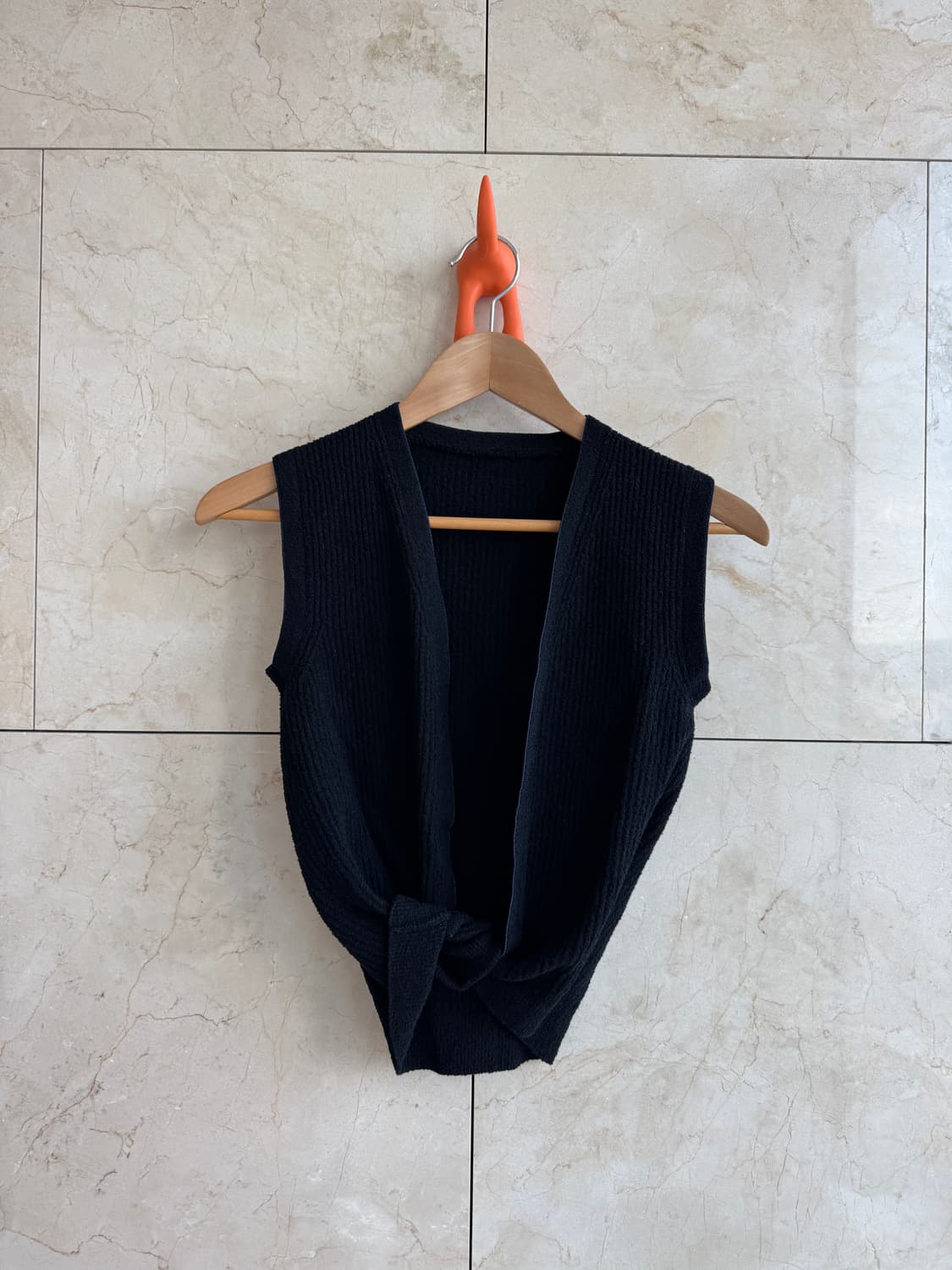 자크뮈스 Jacquemus 니트 슬리브리스 크롭탑 34 미시착 새상품   상품이미지2