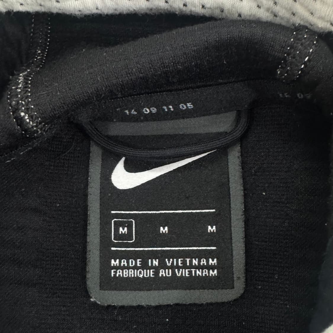 Nike 나이키 화이트 펀칭 디테일 후드집업 상품이미지5