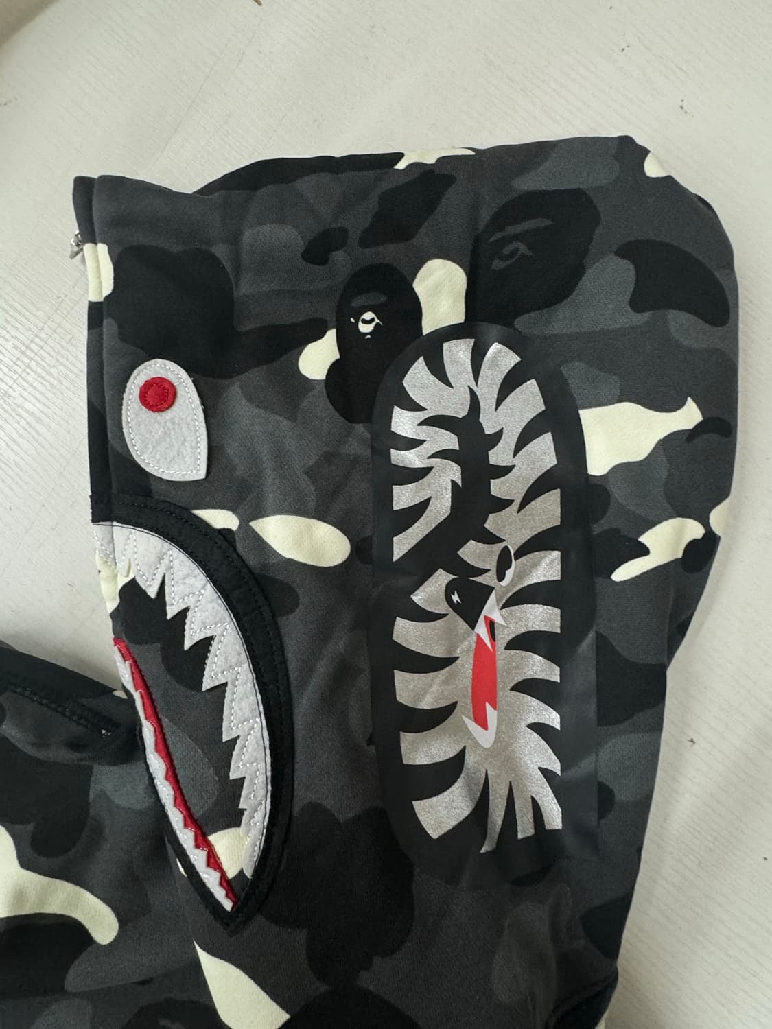 [새상품]베이프 샤크 후드 집업 야광 다크그레이블랙 상품이미지5