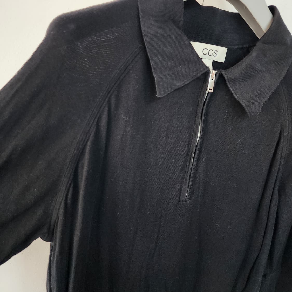 COS 코스 블랙 하프넥 지퍼 니트 상품이미지3