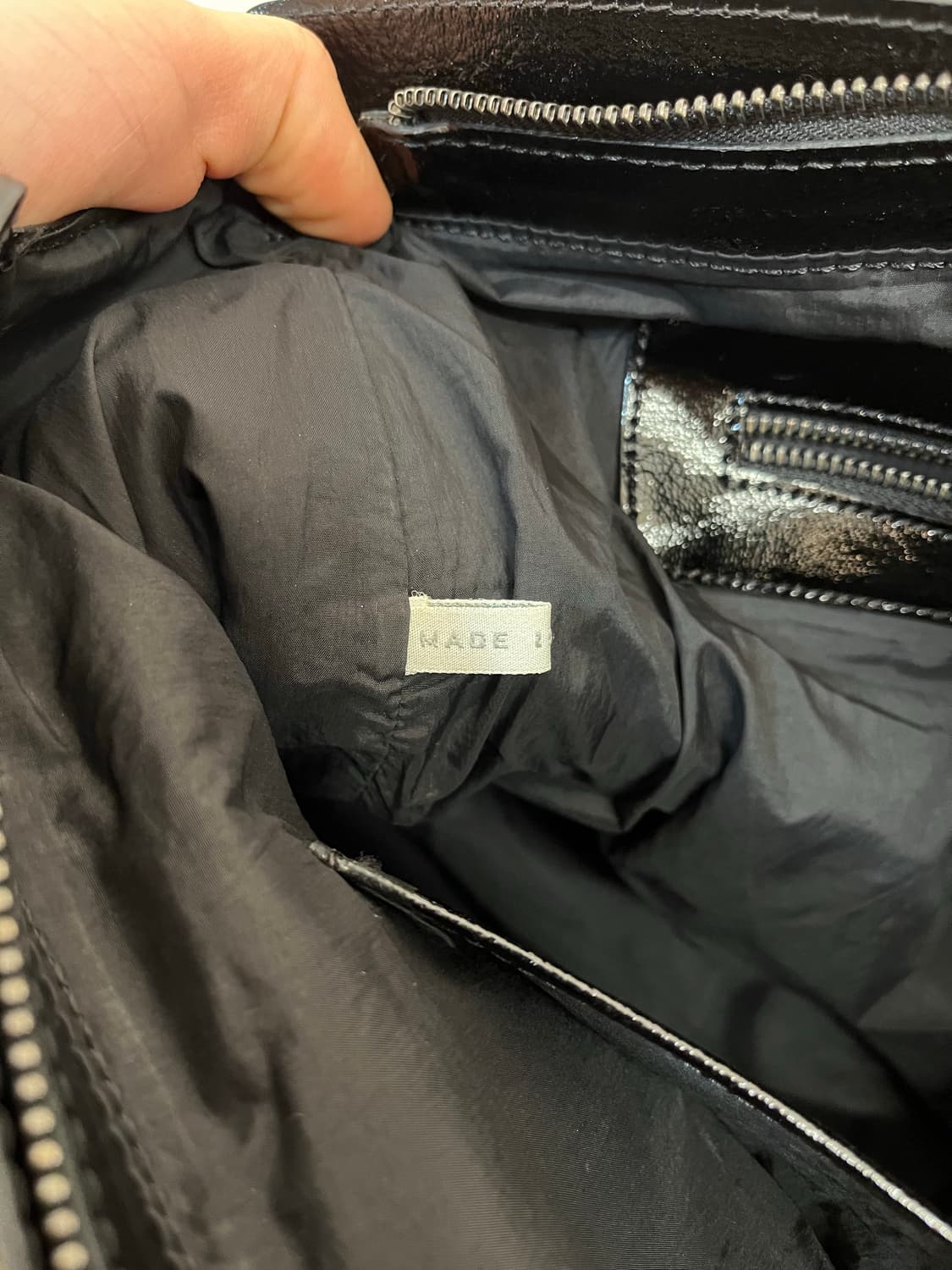 마르니 에나멜 레더 토트백 상품이미지7