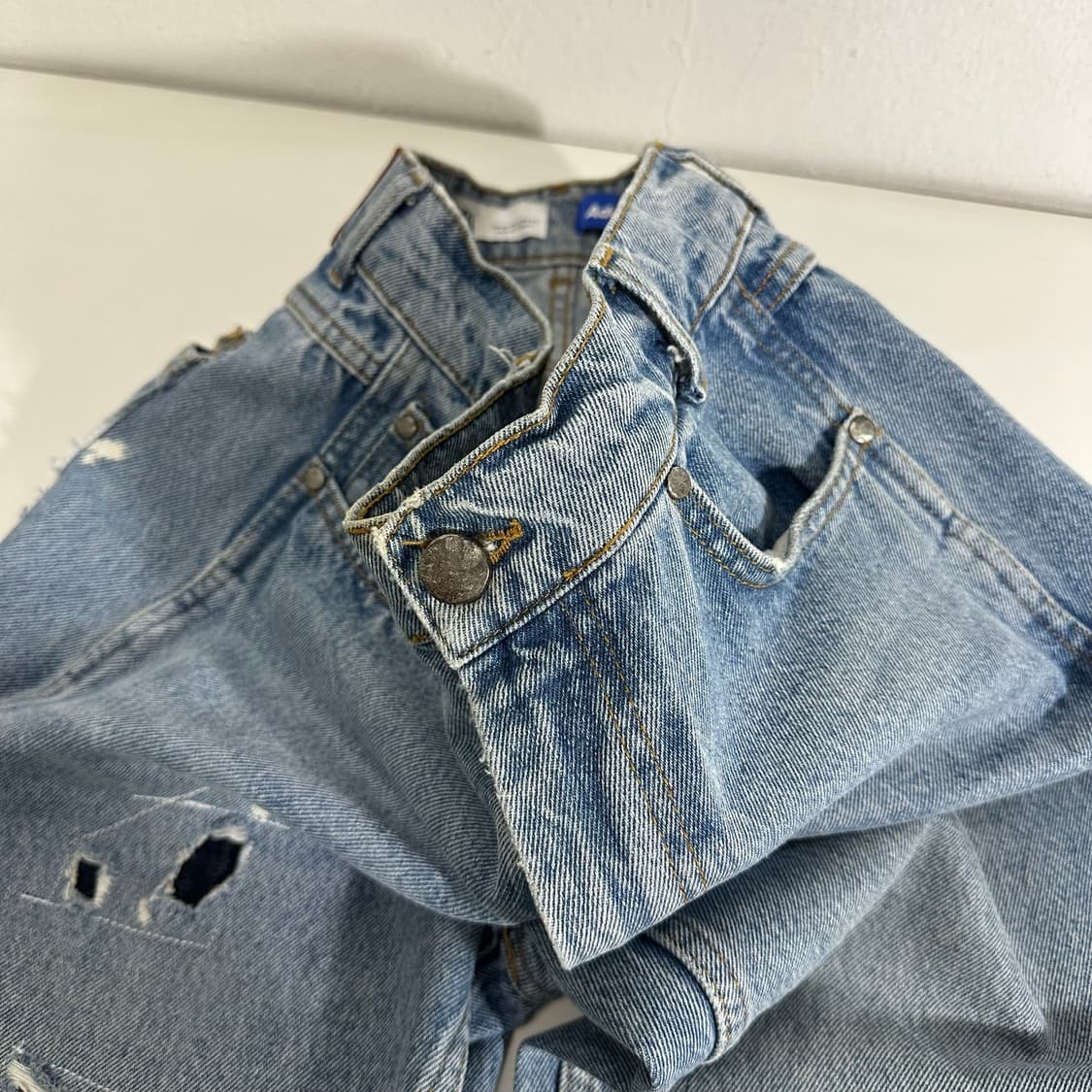 34 아더에러 X 자라 자더에러 연청 패치워크 디스트로이드 데님팬츠 상품이미지3