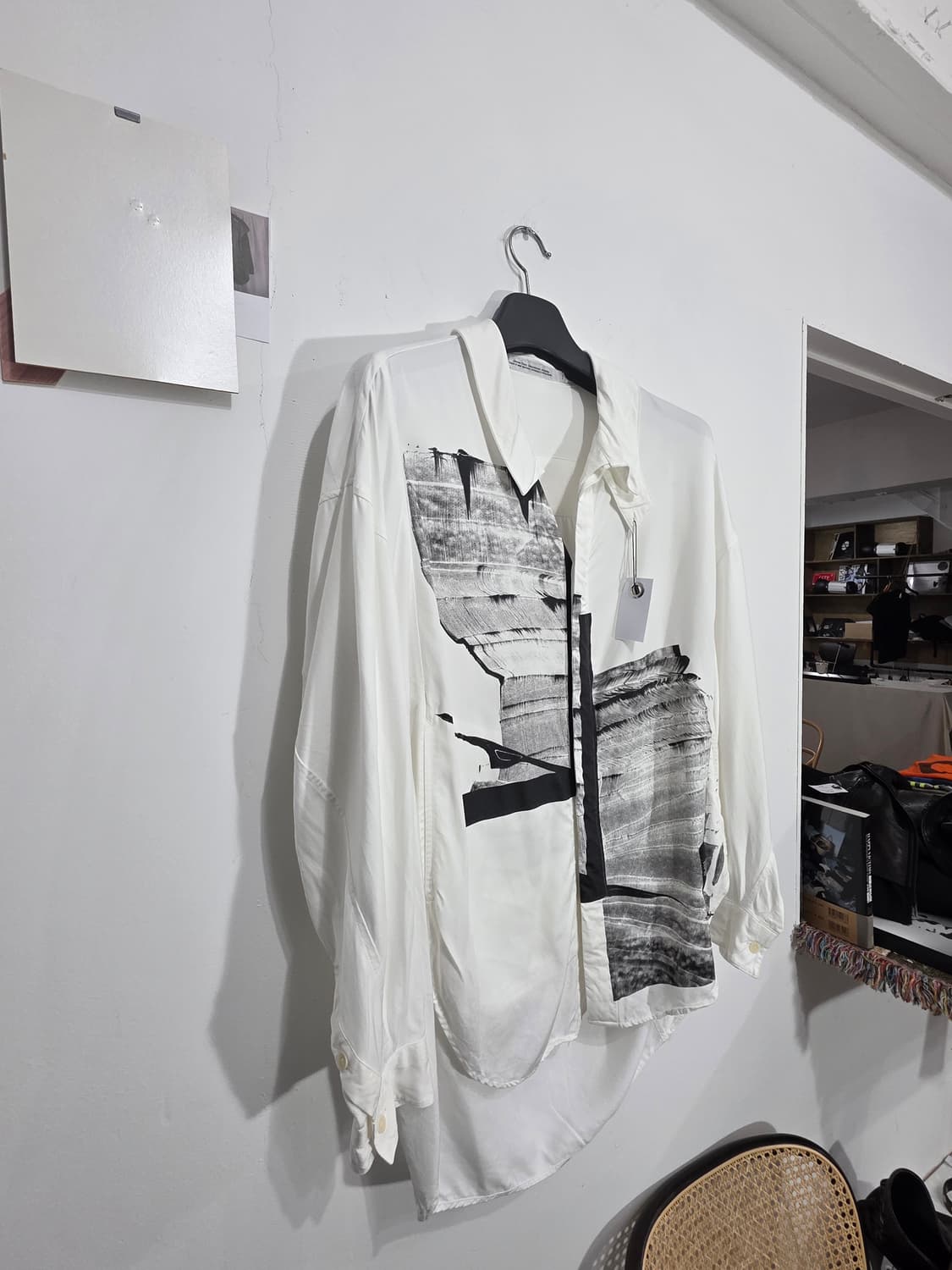 JULIUS 23 spring Graphic Oversized Shirt 상품이미지5
