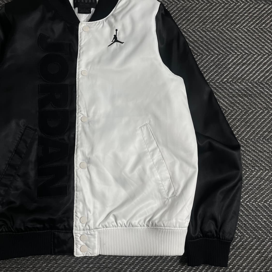 조던 에어조던 빅로고 사틴 바시티 점퍼y 3582 상품이미지3