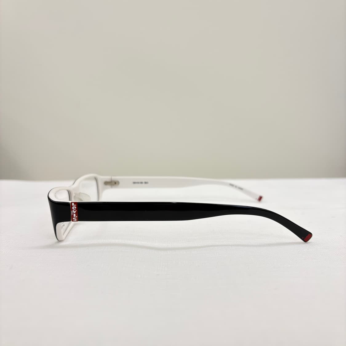 LEVI'S 리바이스 블랙화이트 빈티지 뿔테 상품이미지4