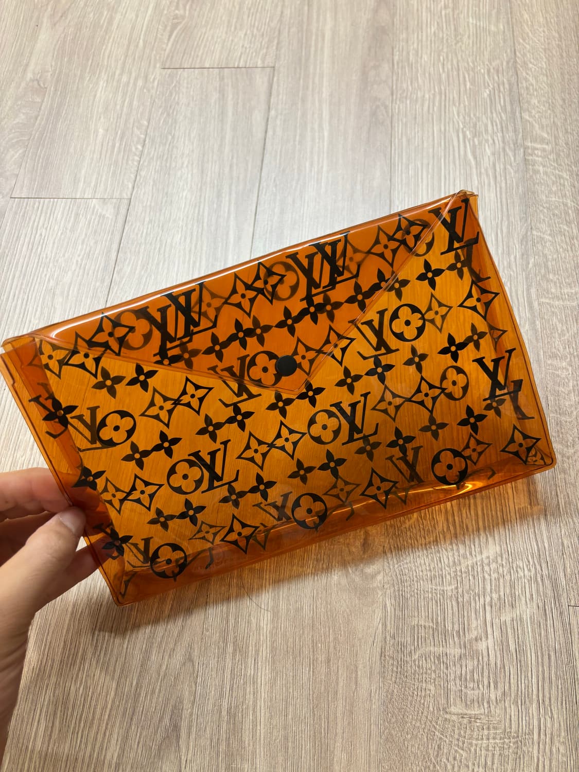 루이비통 오렌지 모노그램 PVC 봉투 파우치 상품이미지2