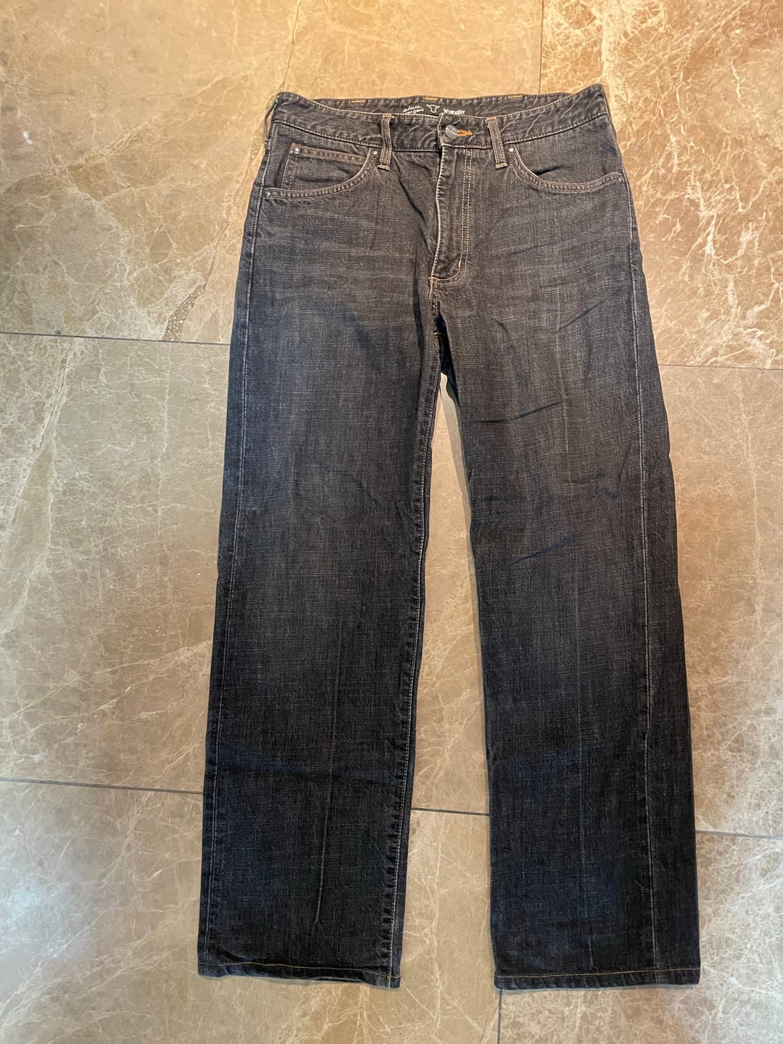 (Wrangler) 랭글러 다크 차콜 워시드 데님 상품이미지1