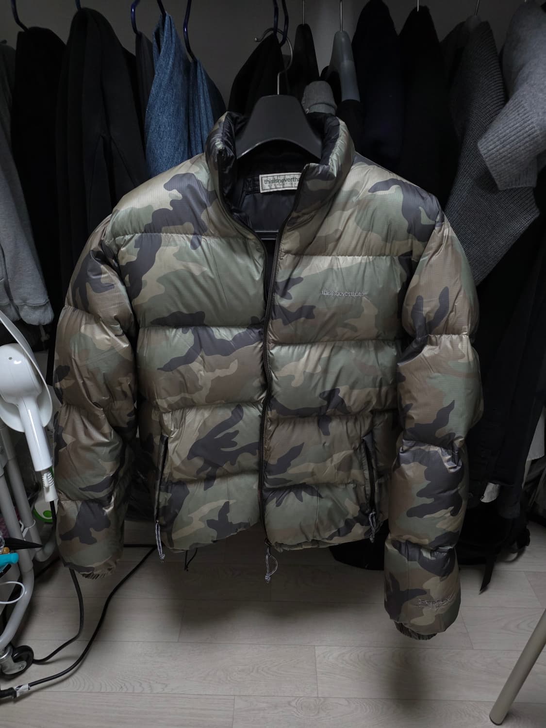 디스이즈네버댓 패딩 m사이즈 판매 상품이미지1