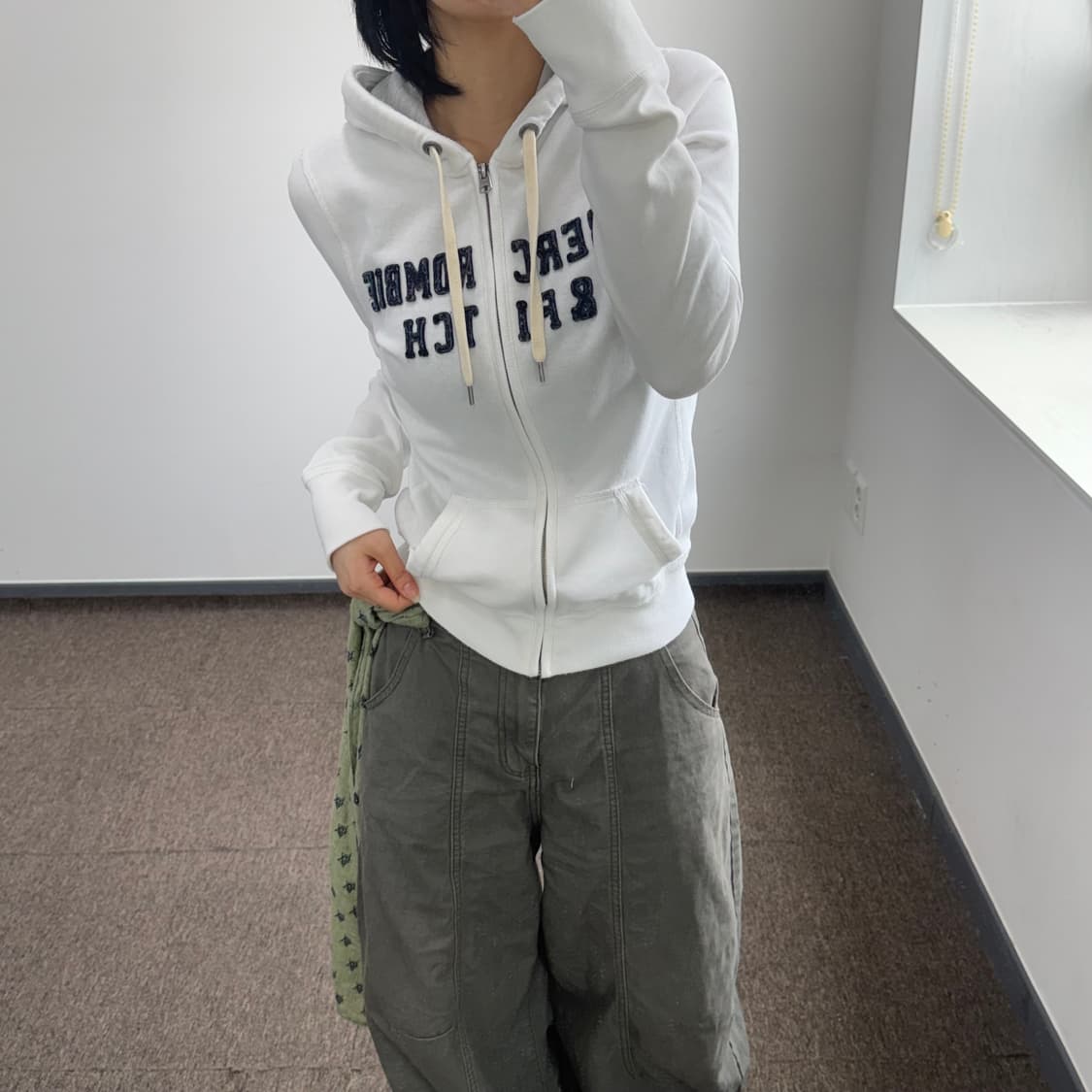 Abercrombie 아베크롬비 화이트 후드집업 상품이미지2