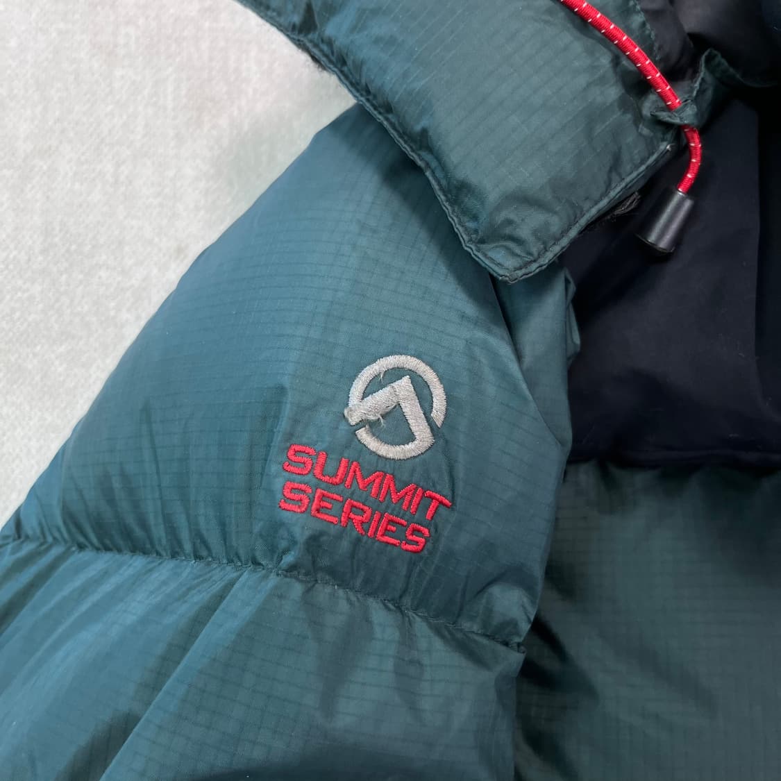 100 노스페이스 윈드스토퍼 700 드롭 마운팅 패딩 상품이미지3