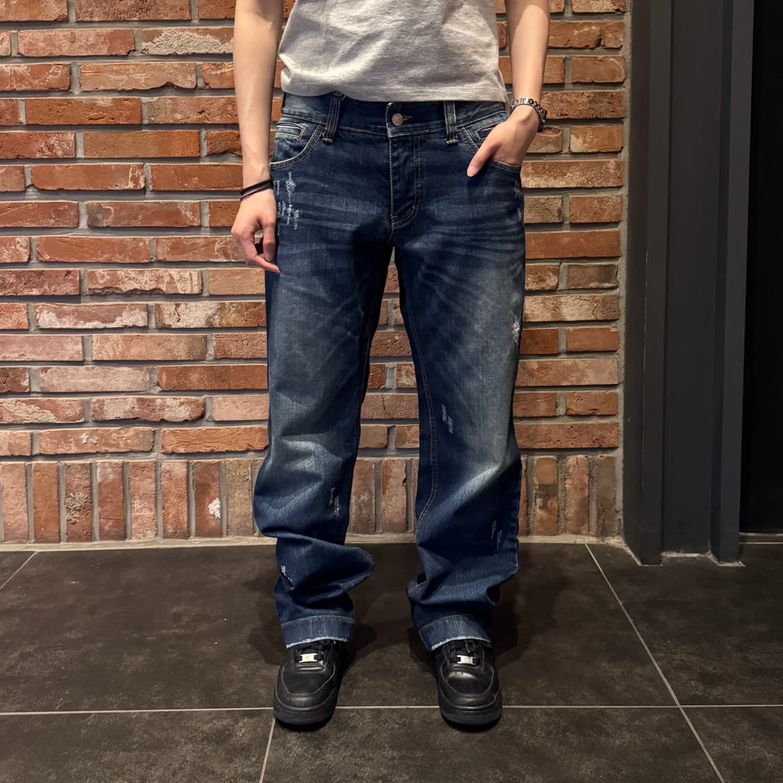 돌체앤가바나 디스트로이드 메탈 플레이트 데님 팬츠 상품이미지3