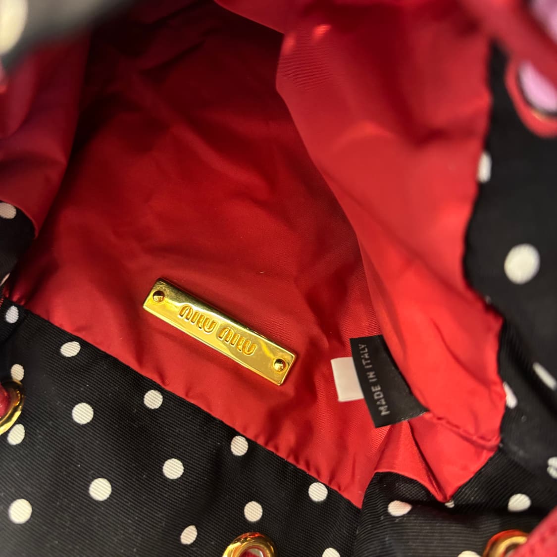 정품 미우미우 하트 파우치백     상품이미지8