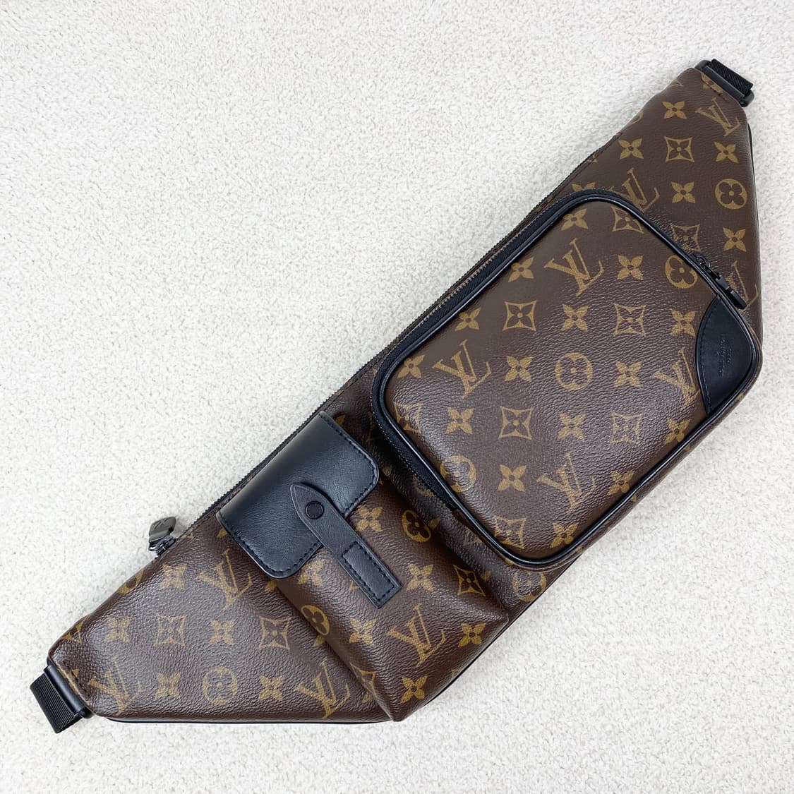 루이비통 크로스백 크리스토퍼 범백 상품이미지2