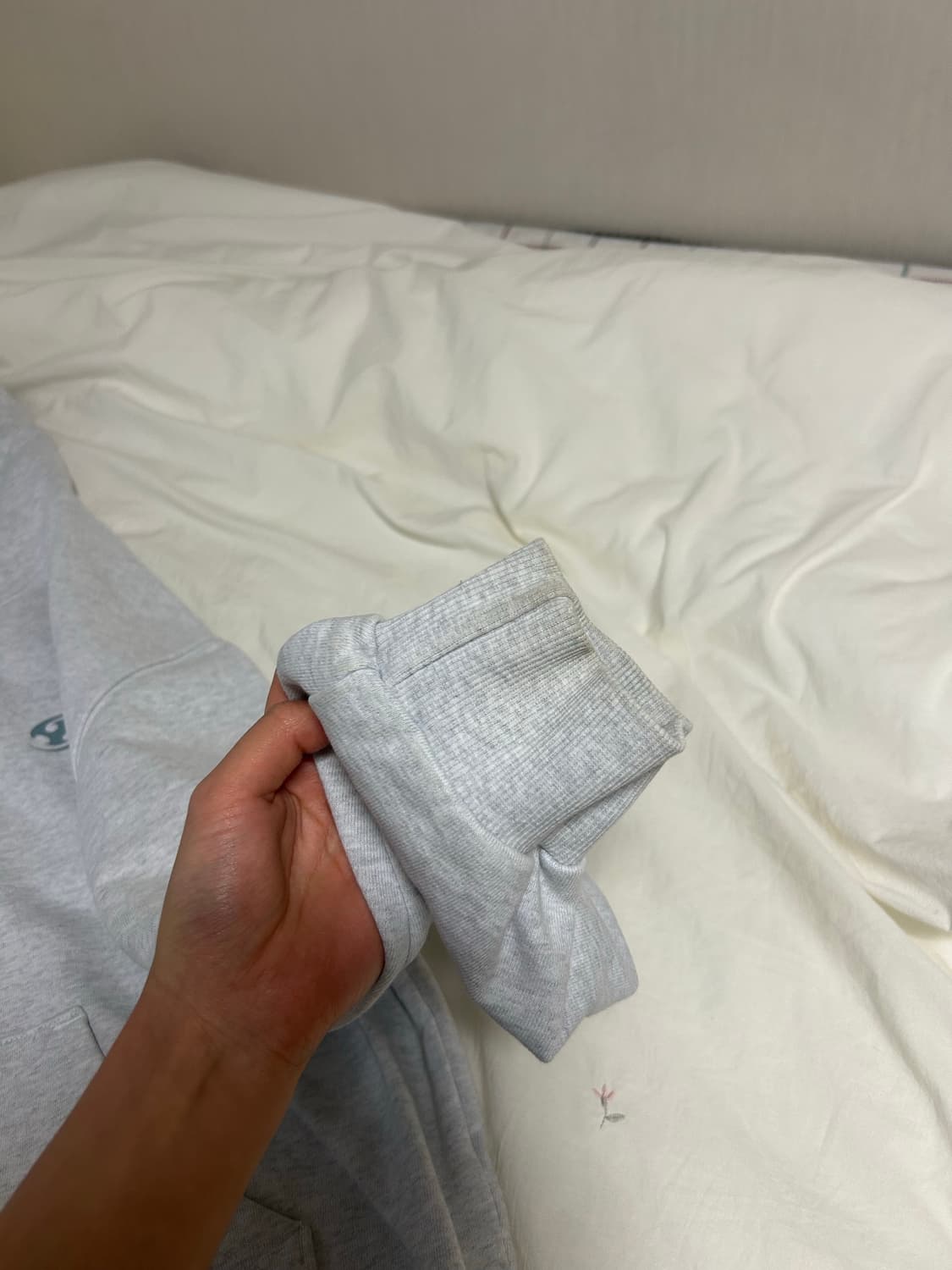 산산기어 후드티 22fw 화이트멜란지 상품이미지5