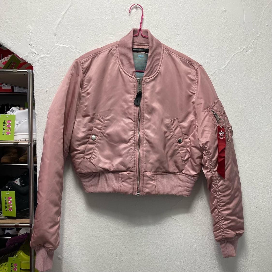 알파인더스트리 걸리쉬 크롭 MA-1 상품이미지1