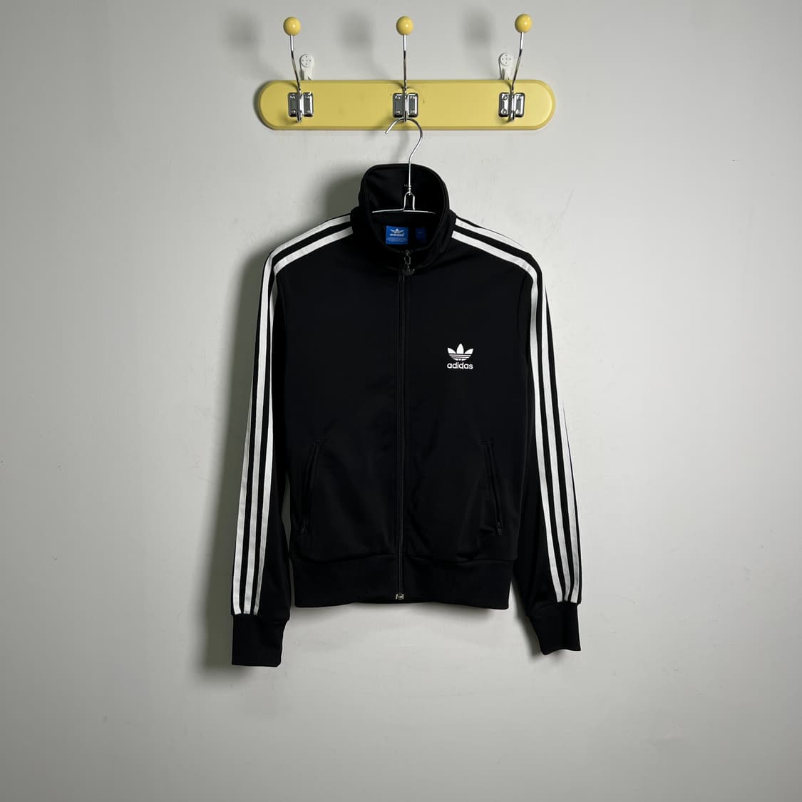 아디다스 파이어버드 백 빅로고 블랙 져지 상품이미지1