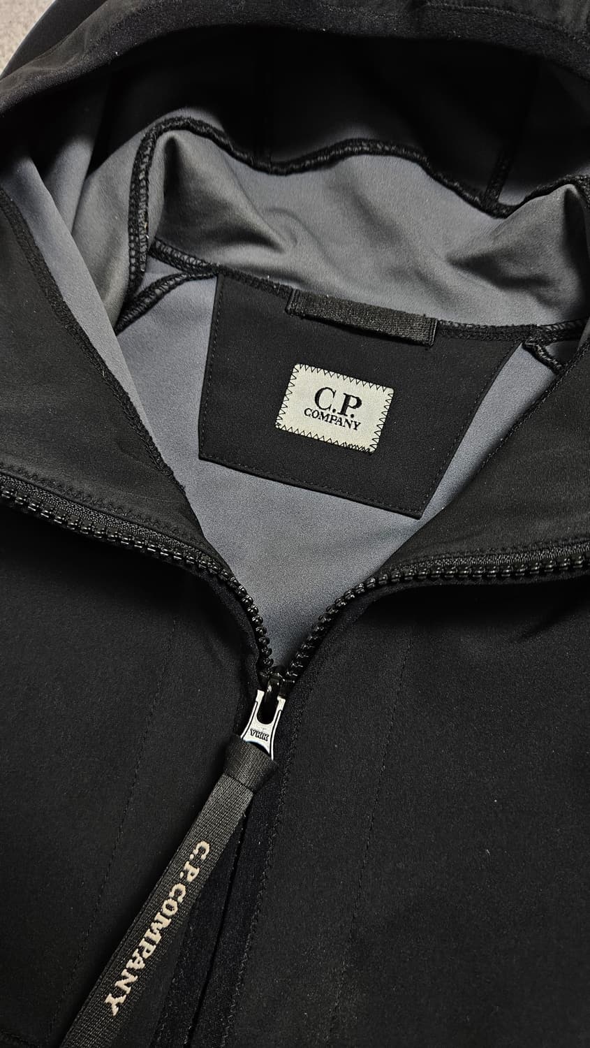 Cp컴퍼니 소프트쉘 반집업 아노락 상품이미지6