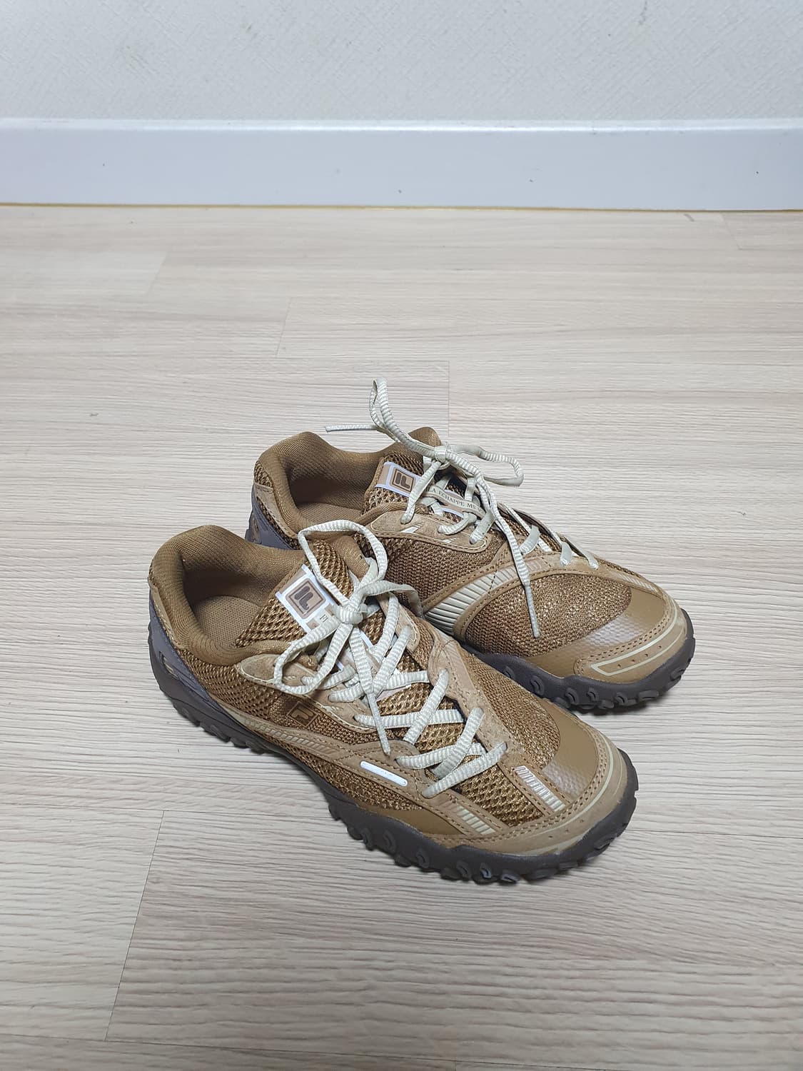 휠라 에샤페 LX v2 브라운 스니커즈 225 상품이미지2