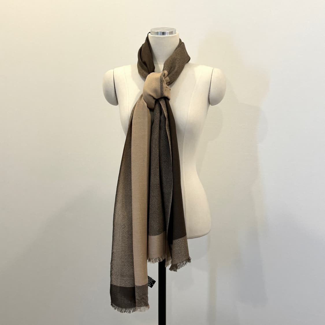 조르지오 아르마니 실크 캐시미어 숄 머플러 상품이미지3