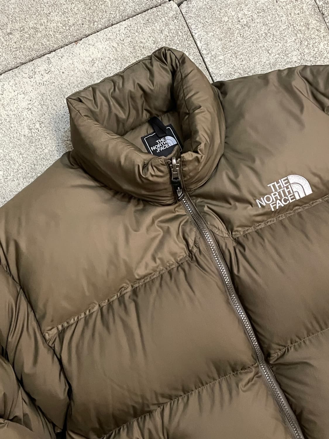노스페이스 구형 브라운 센터 로고 패딩 상품이미지4