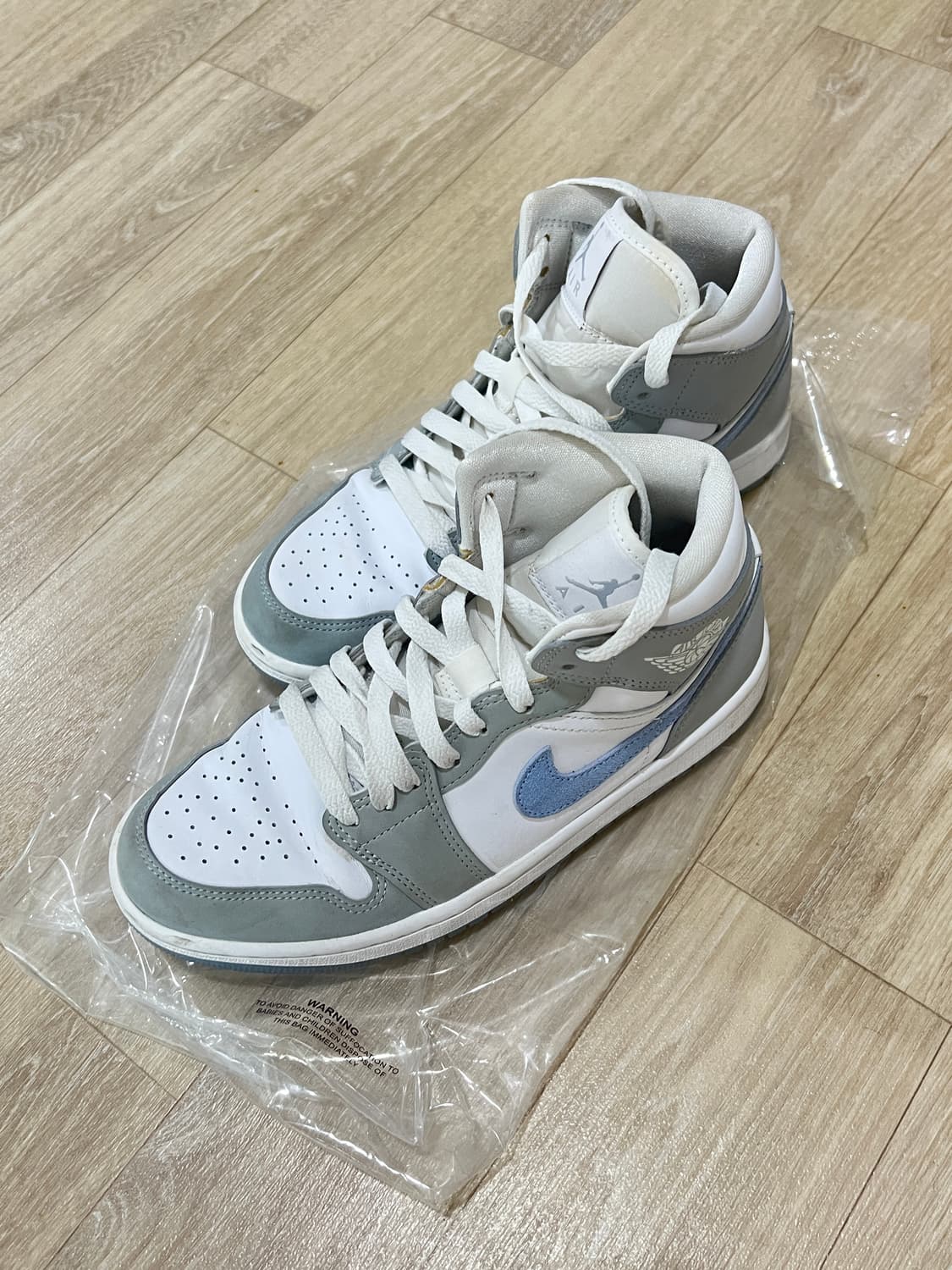 (W) Jordan 1 Mid Wolf Grey 240 상품이미지2