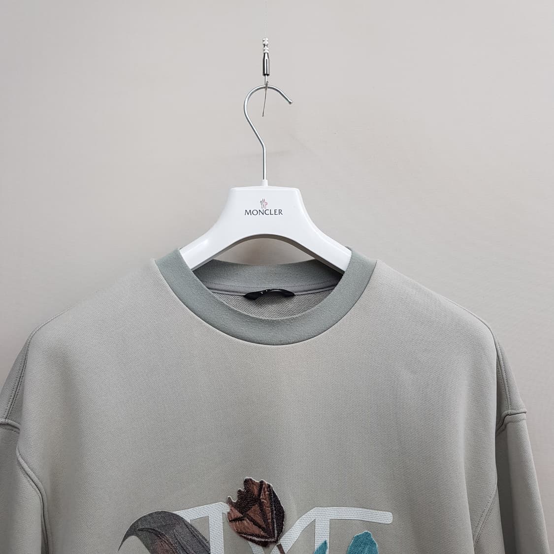 한섬 타임 TIME 2022 플라워 프린트 스웻셔츠 110사이즈 상품이미지2