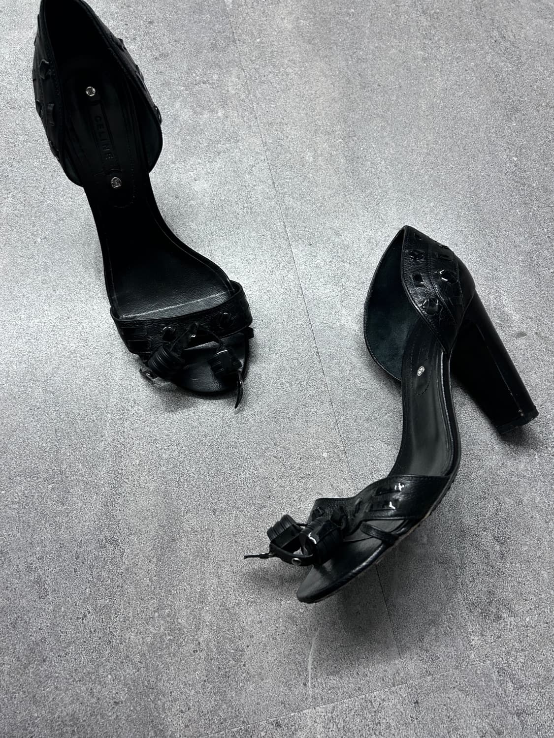 셀린느 레더 노트 샌달 펌프스  상품이미지3