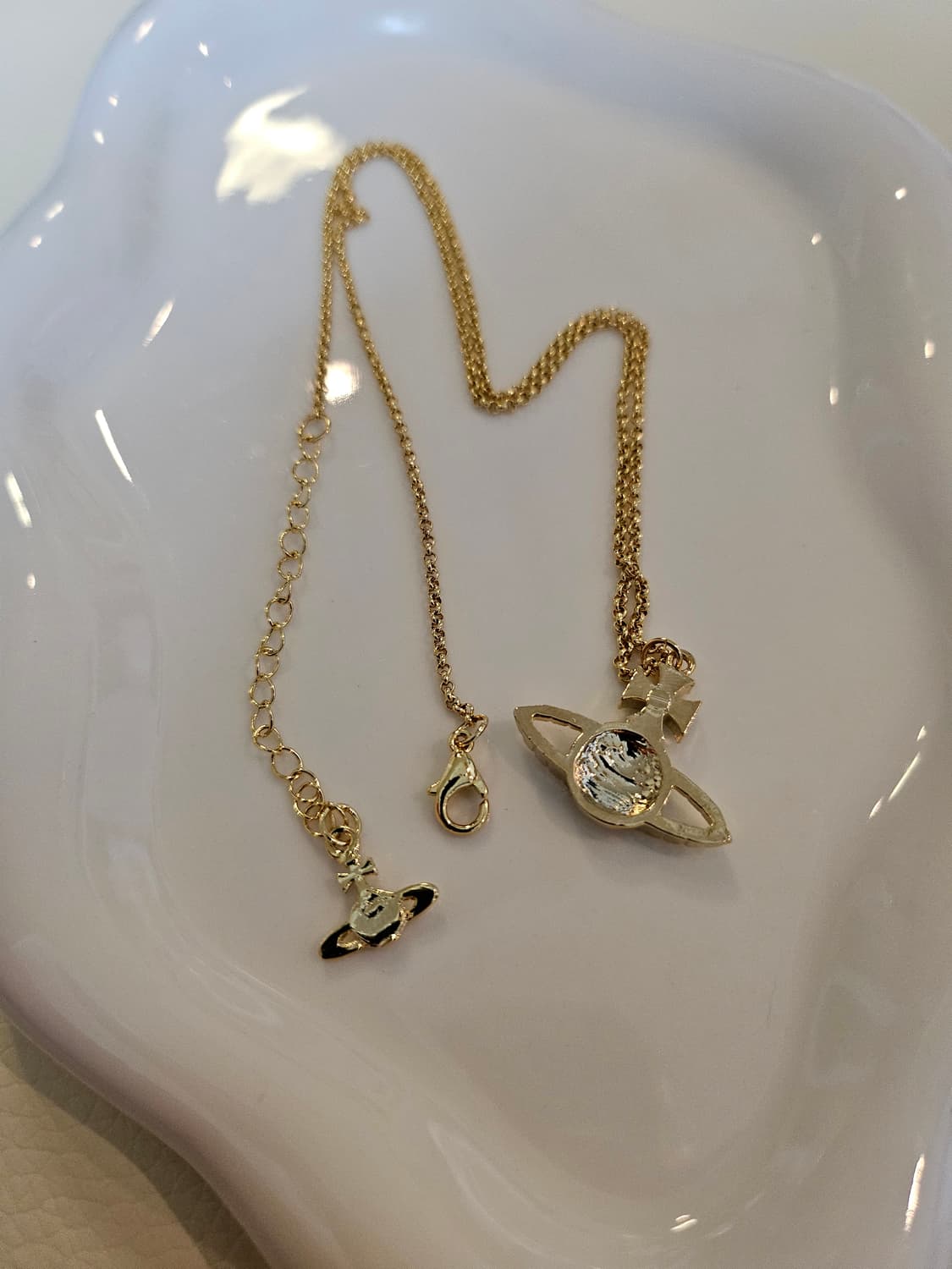 비비안웨스트우드 업사이클링 금장 목걸이 상품이미지4