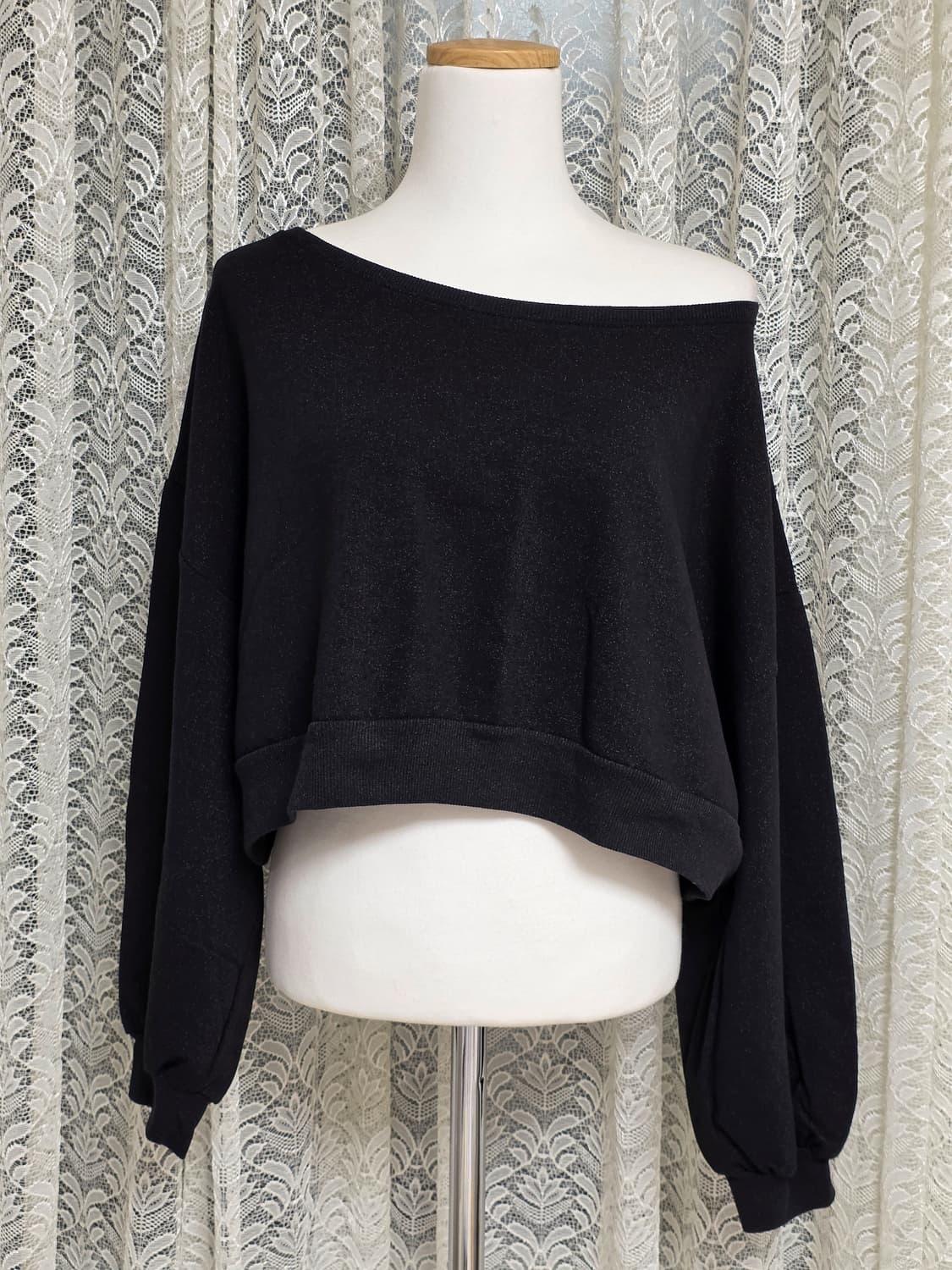 새상품) 쓰리타임즈(쓰탐) 글리터 크롭 맨투맨 & 조거 셋업 상품이미지1